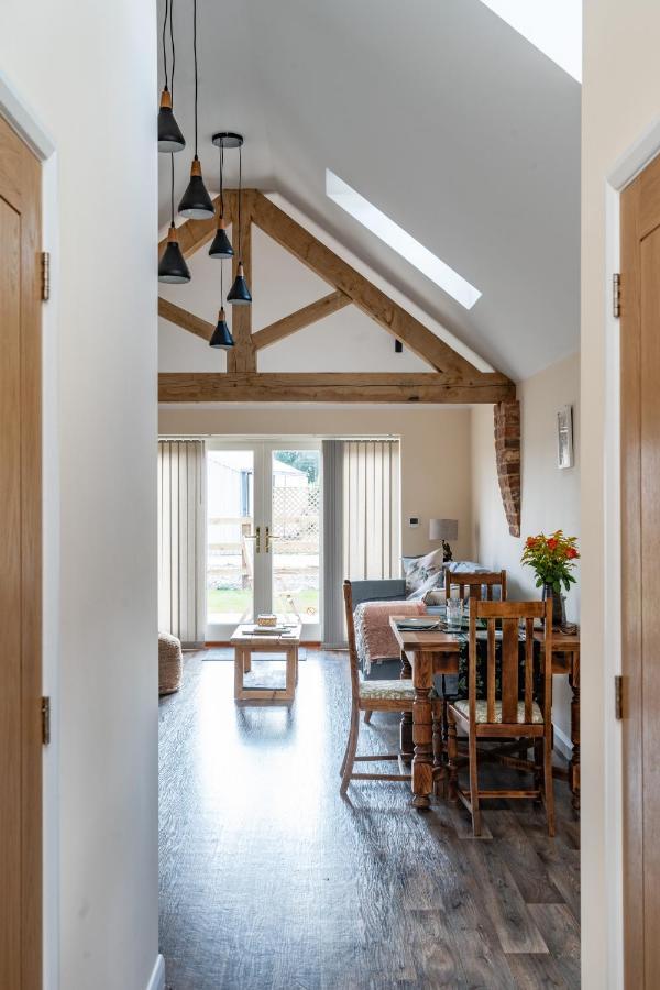 The Roost And The Nook Rural Barn Stays Quadring Exterior photo